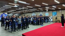 Střední a vyšší manažeři mají komunikační školení v Rhinu