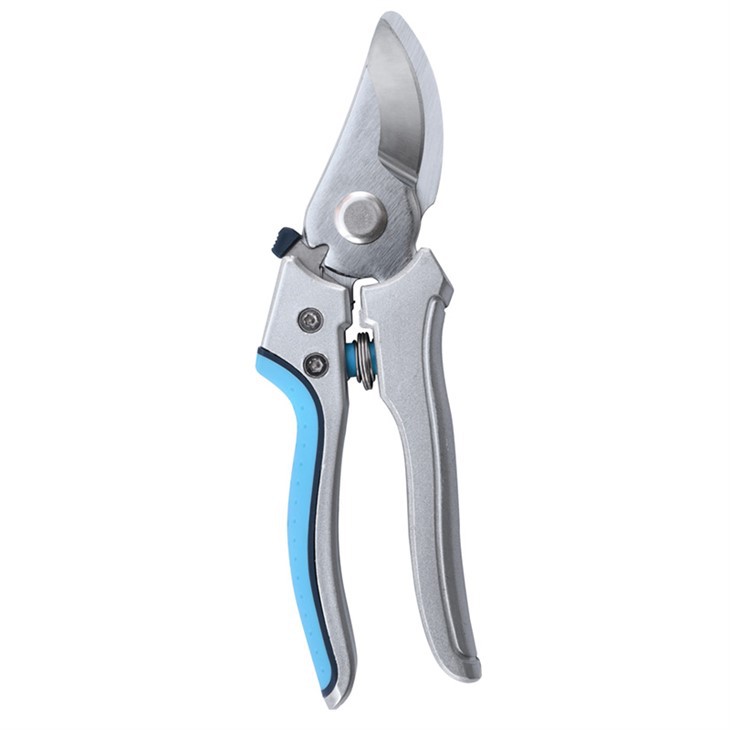 Vysoce kvalitní stříhací nůžky